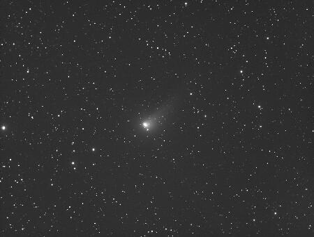 C_2015V2_Johnson, 2017-4-29, 10x200sec, APO100Q, ASI1600MM-Cool star aligned.jpg